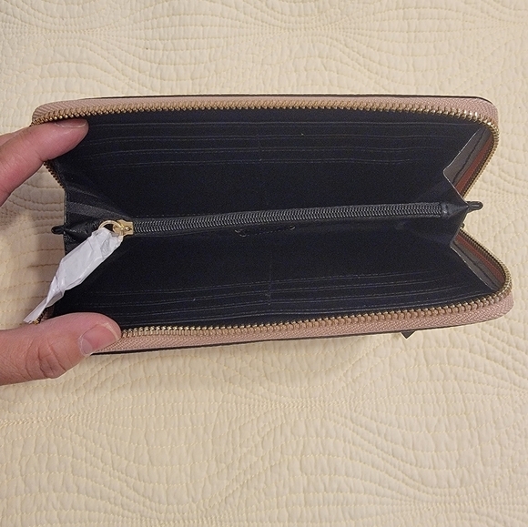 NWT Victoria's Secret Zippered Wallet - Picture 4 of 9